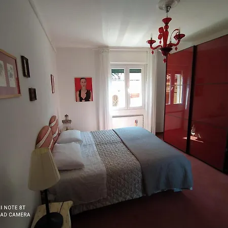 Casa Gialla * Venice