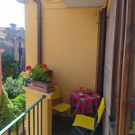 Konukevi Casa Gialla