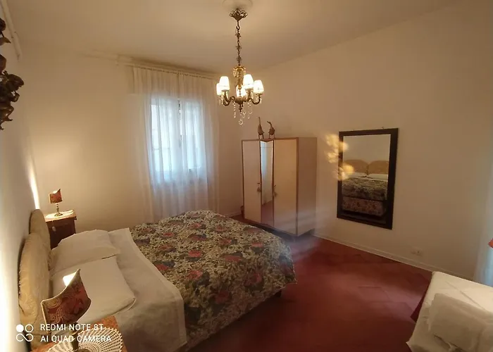 Casa Gialla Pensión *