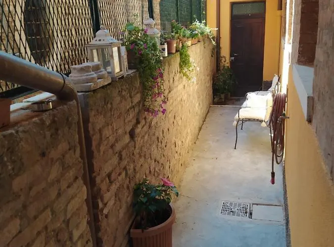 Casa Gialla Konukevi